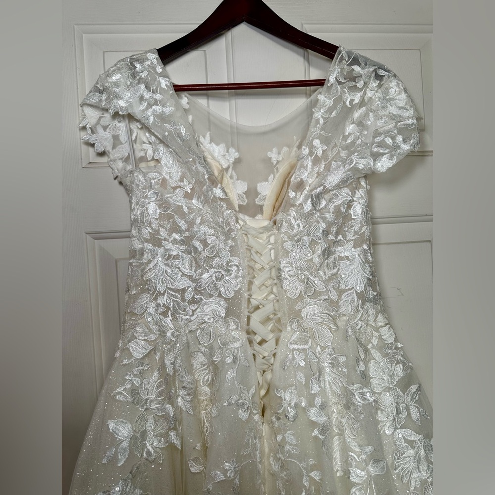 Andrea & Leo Couture Wedding Dress‎ 12 Floral Embellished Sparkles Corset Back. - Picture 5 of 14